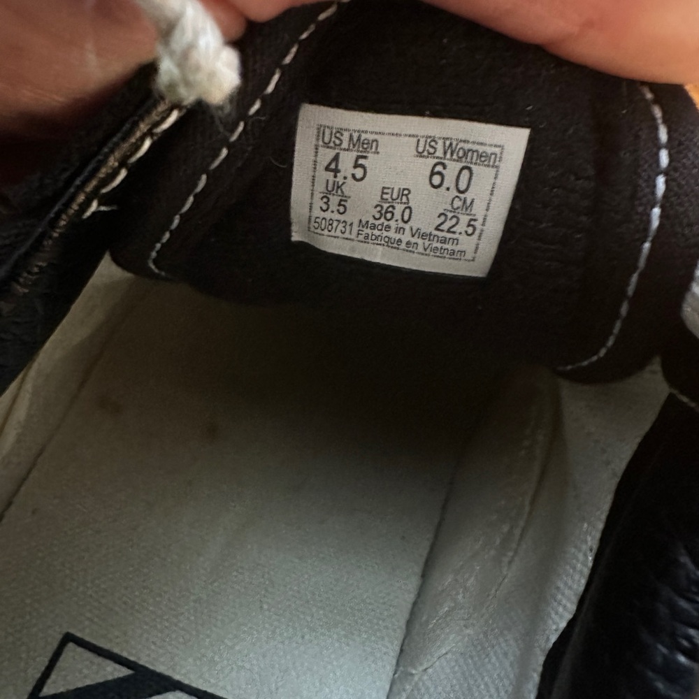 Vans Black and White Old Skool Sneakers Classic Skate Design - Picture 7 of 7